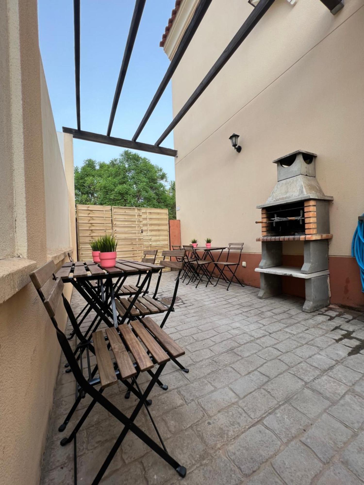 Apartamentos Sevilla Deluxe Rosales Лос-Росалес Экстерьер фото